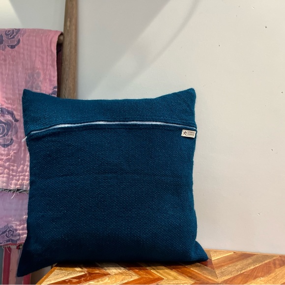 UMANG Handweaves Ranikhet Accent pilllow - Picture 4 of 10